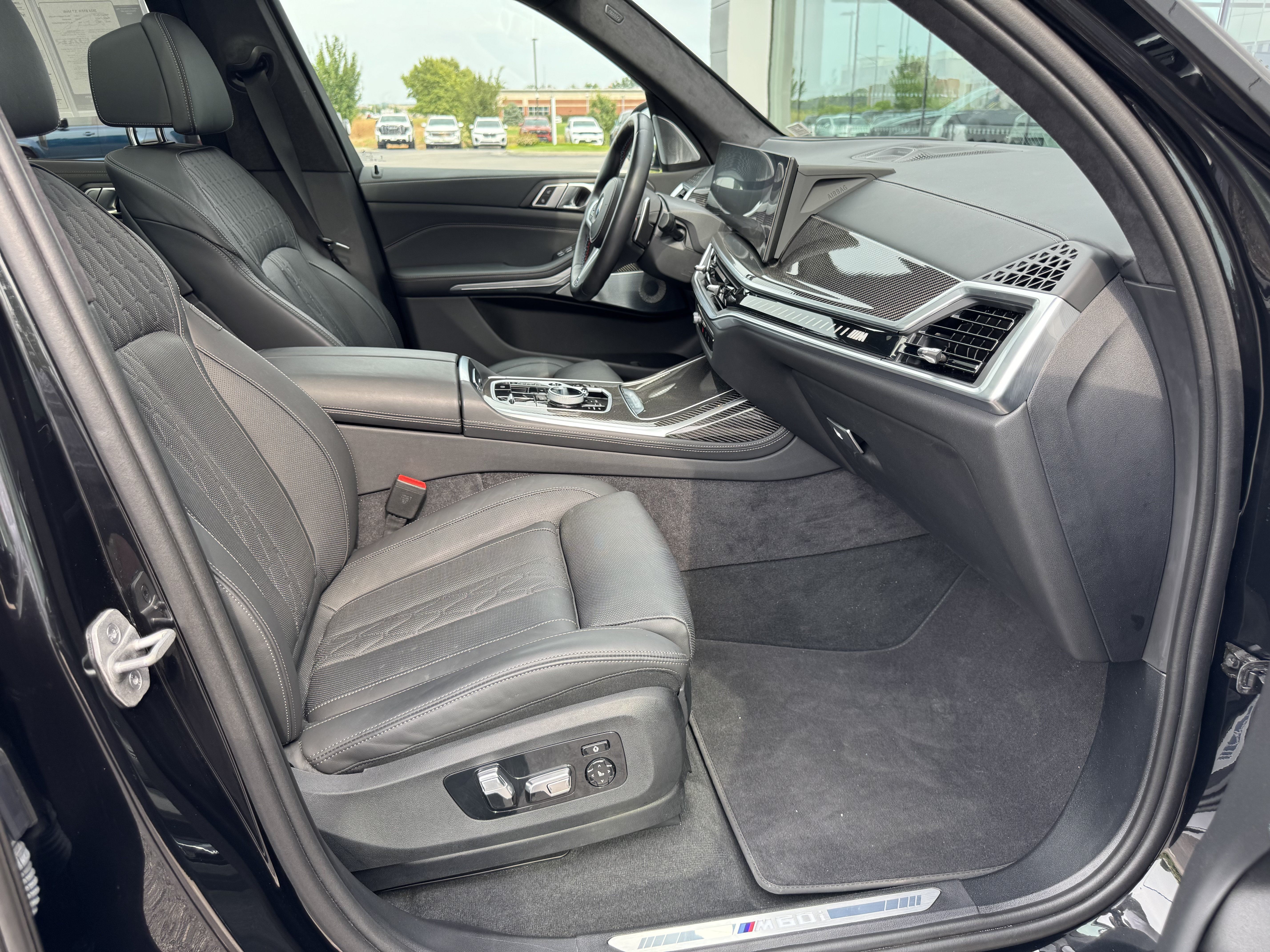 Used 2024 BMW X7 M60i w/ Executive Package AWD/4WD image 3