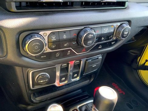 Used 2024 Jeep Wrangler Sport AWD/4WD image 28