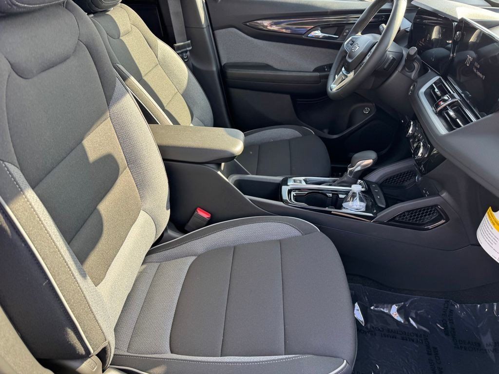 New 2026 Chevrolet TrailBlazer LT w/ Convenience Package FWD image 9