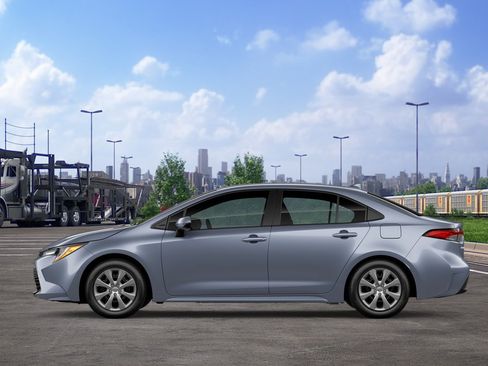 New 2026 Toyota Corolla LE FWD image 4
