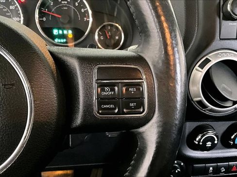 Used 2014 Jeep Wrangler Unlimited Sahara AWD/4WD image 12