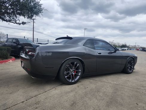 Used 2022 Dodge Challenger R/T Scat Pack w/ Driver Convenience Group image 3