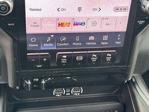 New 2026 RAM 3500 Laramie AWD/4WD image 20