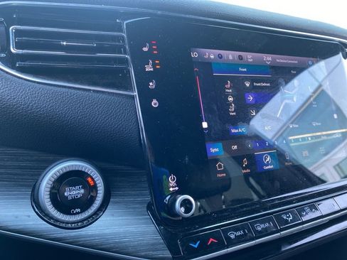 Used 2024 Jeep Wagoneer L Series II w/ Flexible Seating Group image 19