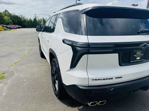 Used 2024 Chevrolet Traverse RS w/ LPO, Floor Liner Package image 16