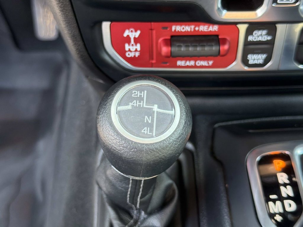 Used 2024 Jeep Gladiator Rubicon w/ Technology Group AWD/4WD image 27