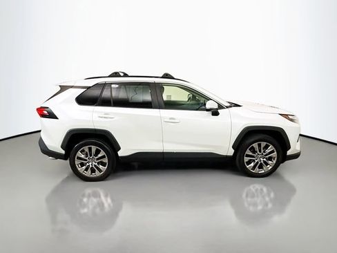 Used 2023 Toyota RAV4 XLE Premium image 8
