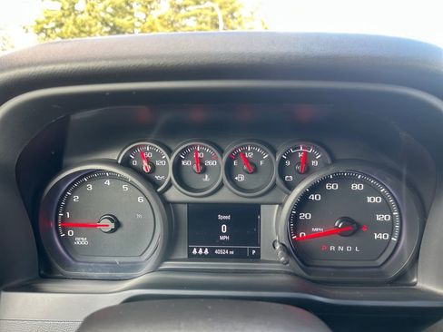 Used 2024 Chevrolet Silverado 2500 Custom w/ Custom Value Package image 16