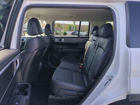 Used 2025 Hyundai Santa Fe SEL FWD image 28