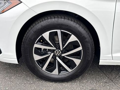 Certified 2025 Volkswagen Jetta S image 13