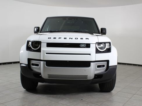 Used 2023 Land Rover Defender 90 S image 6