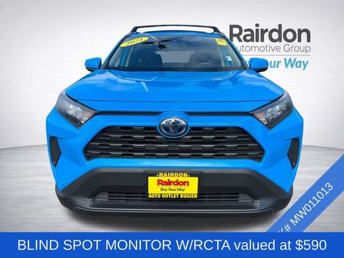 Used 2021 Toyota RAV4 LE AWD/4WD image 2