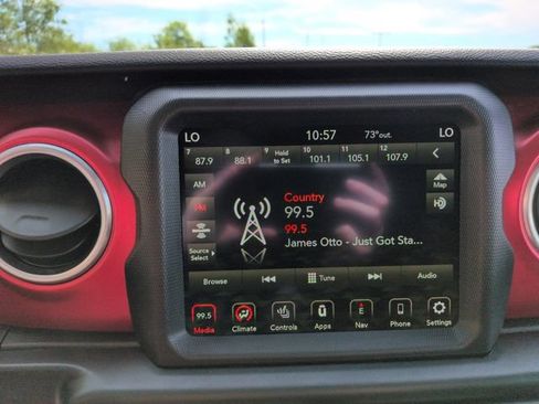 Used 2022 Jeep Wrangler Unlimited Rubicon w/ Dual Top Group AWD/4WD image 37