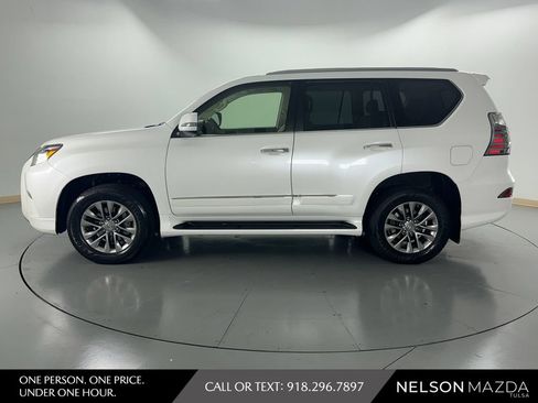 Used 2018 Lexus GX 460 Luxury w/ Preferred Accessory Package AWD/4WD image 9