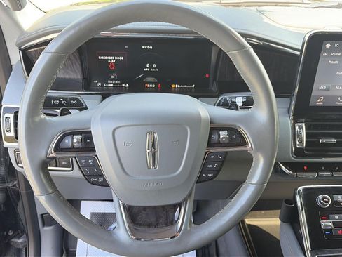 Used 2018 Lincoln Navigator Reserve w/ Technology Package AWD/4WD image 21
