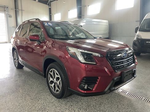 Used 2024 Subaru Forester Premium AWD/4WD image 1