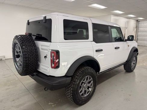 New 2025 Ford Bronco Badlands image 6