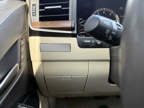 Used 2019 Lexus LX 570 4WD w/ Luxury Package image 20
