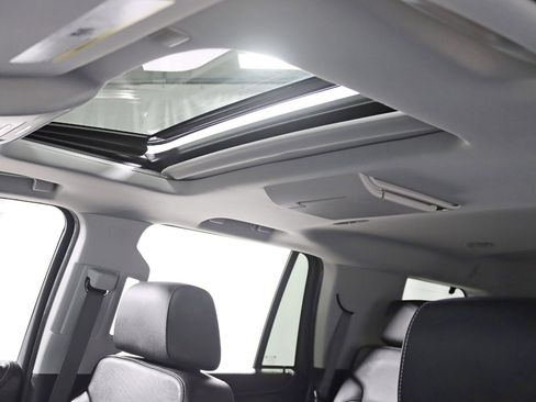 Used 2020 GMC Yukon SLT w/ Open Road Package image 32