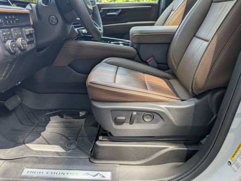 New 2026 Chevrolet Tahoe High Country AWD/4WD image 11
