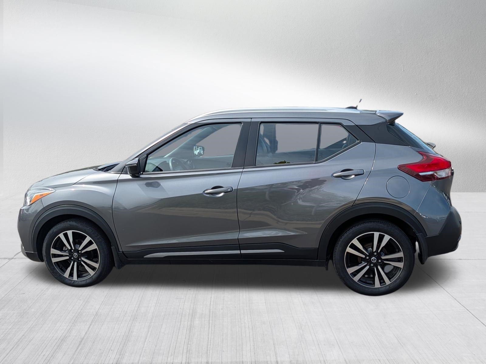 Used 2020 Nissan Kicks SR w/ SR Premium Package FWD image 4