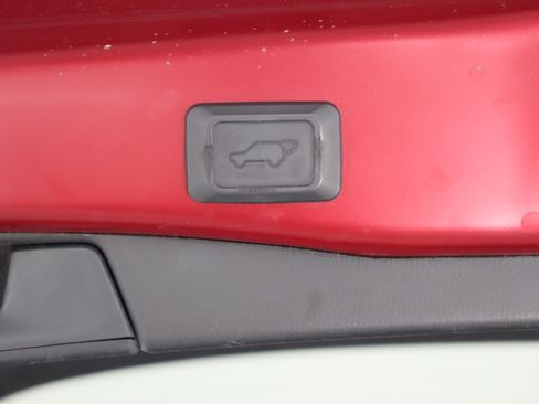 Used 2024 Toyota RAV4 XLE Premium FWD image 34