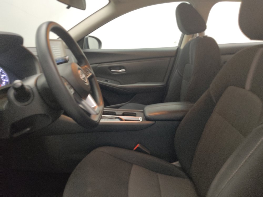 Used 2024 Nissan Sentra SV FWD image 17