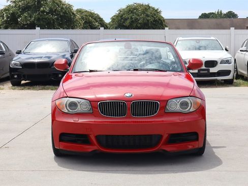 Used 2011 BMW 135i Convertible image 2