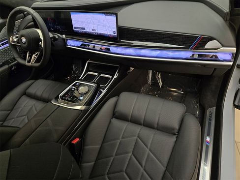 Used 2025 BMW 760i xDrive 760i xDrive image 27
