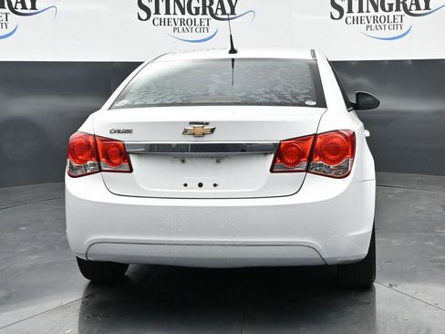 Used 2014 Chevrolet Cruze LS FWD image 6