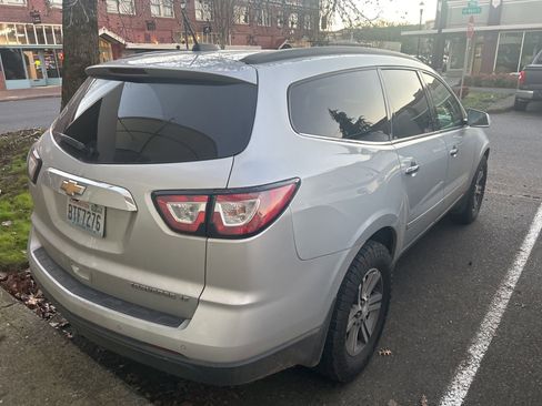 Used 2016 Chevrolet Traverse LT image 4