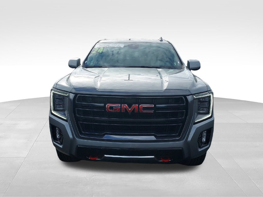 Used 2024 GMC Yukon AT4 w/ Technology Package AWD/4WD image 8