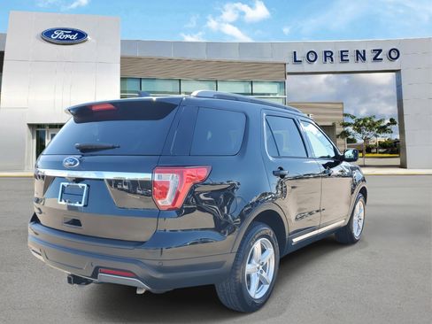 Used 2019 Ford Explorer XLT image 5