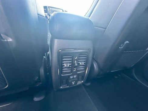Used 2020 Jeep Grand Cherokee Limited w/ Premium Lighting Group AWD/4WD image 24