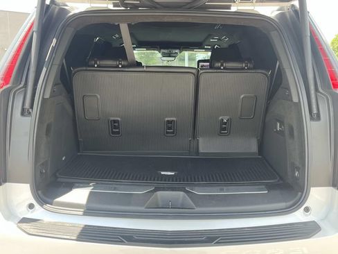 Used 2024 Cadillac Escalade Premium Luxury Platinum AWD/4WD image 11