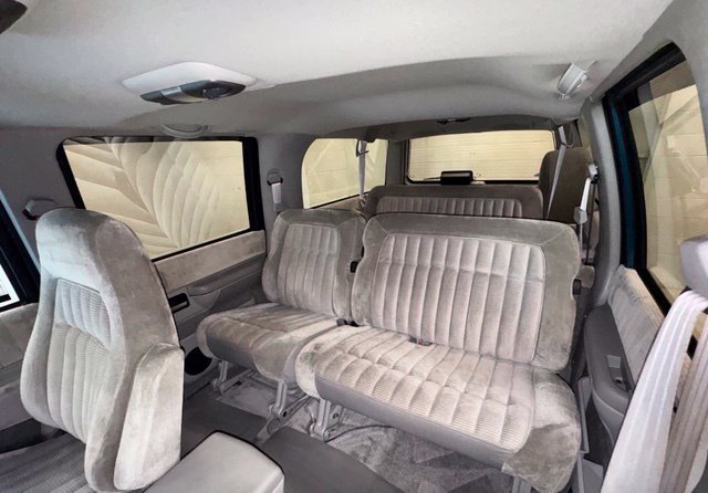 Used 1993 Chevrolet Suburban 4WD image 12