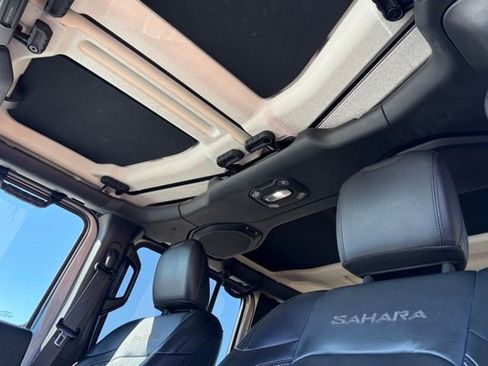 Used 2018 Jeep Wrangler Unlimited Sahara image 11