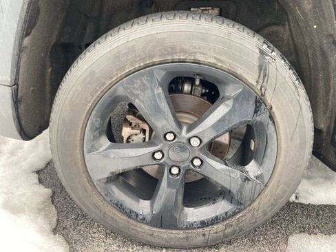 Used 2023 Jeep Grand Cherokee Altitude image 5