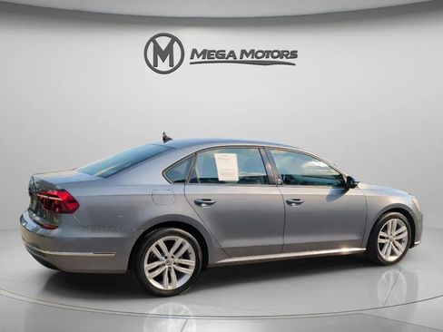 Used 2019 Volkswagen Passat 2.0T Wolfsburg w/ Wheels & Sunroof Package FWD image 8