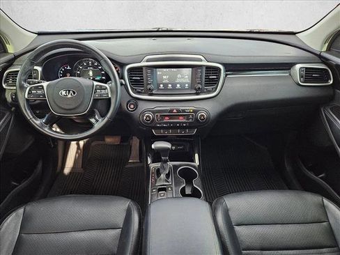 Used 2020 Kia Sorento EX image 18