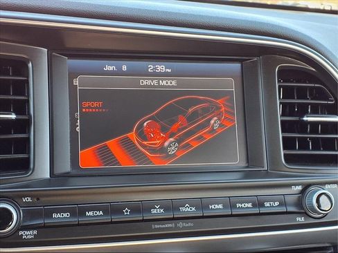 Used 2019 Hyundai Elantra SEL w/ Winter Weather Package image 11