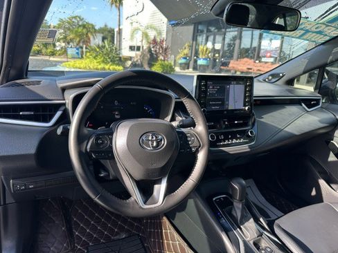 Used 2021 Toyota Corolla XSE image 15