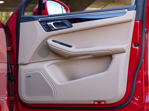 New 2026 Porsche Macan S image 51