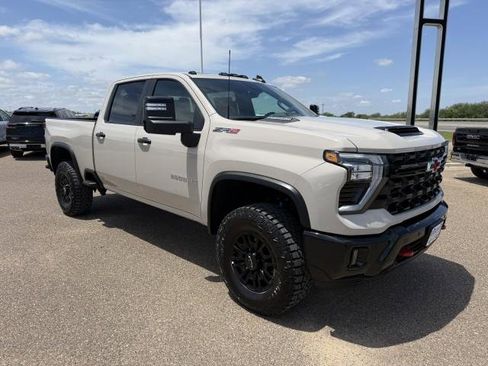 New 2026 Chevrolet Silverado 2500 ZR2 AWD/4WD image 14