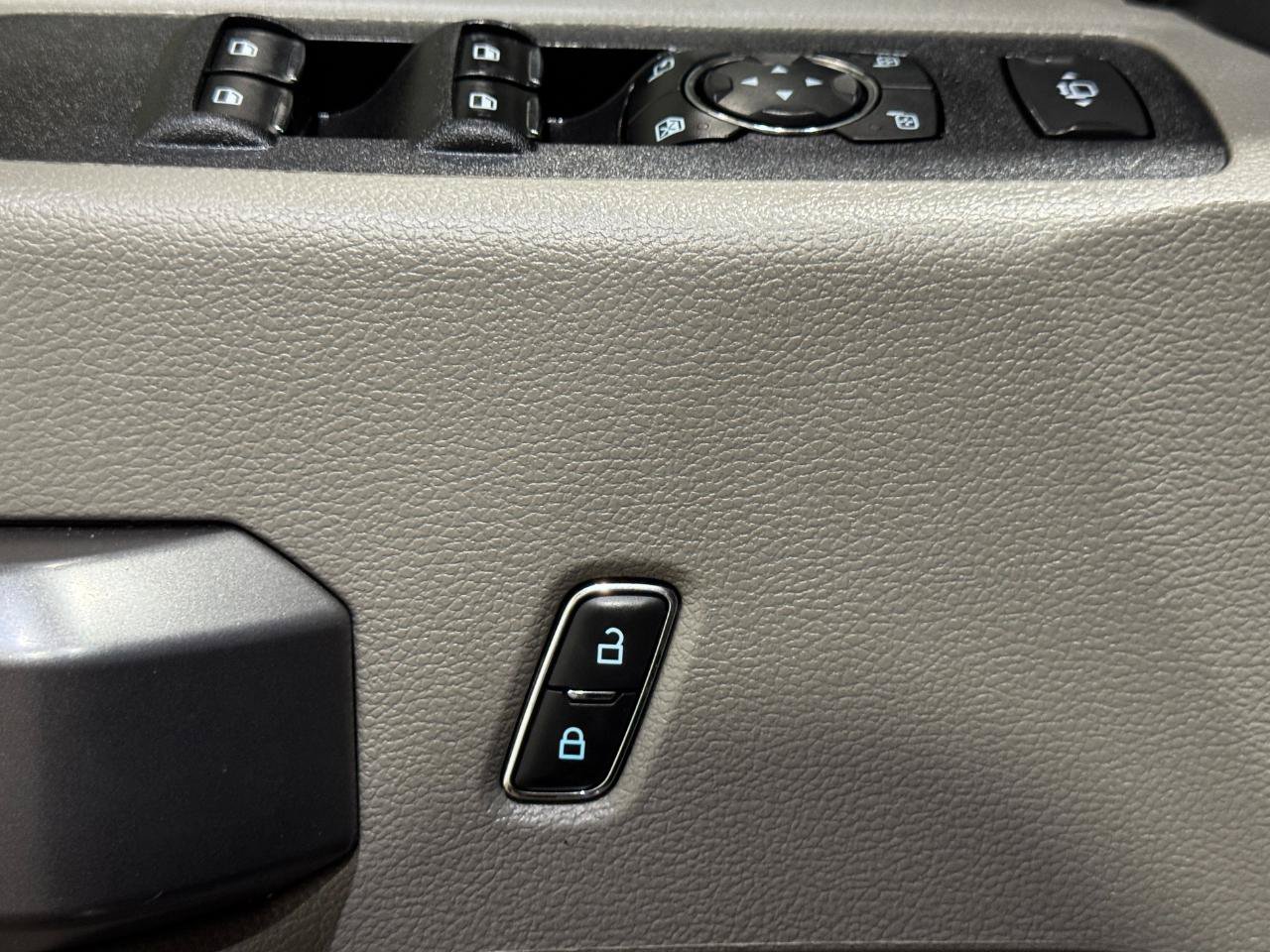 Used 2022 Ford F250 XLT w/ XLT Value Package AWD/4WD image 38