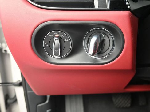 Certified 2025 Porsche Macan image 22