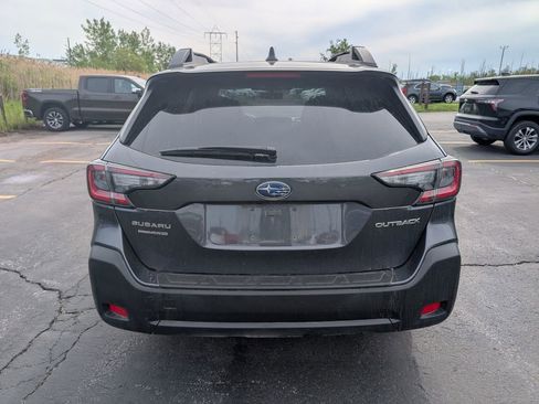 Used 2023 Subaru Outback Premium AWD/4WD image 9