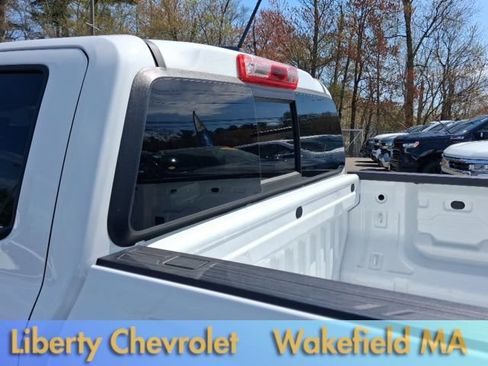 Used 2025 Chevrolet Colorado W/T RWD image 12