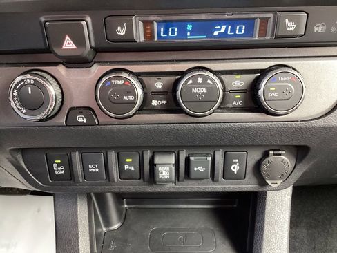 Used 2023 Toyota Tacoma TRD Off-Road w/ TRD Premium Off Road Package AWD/4WD image 22