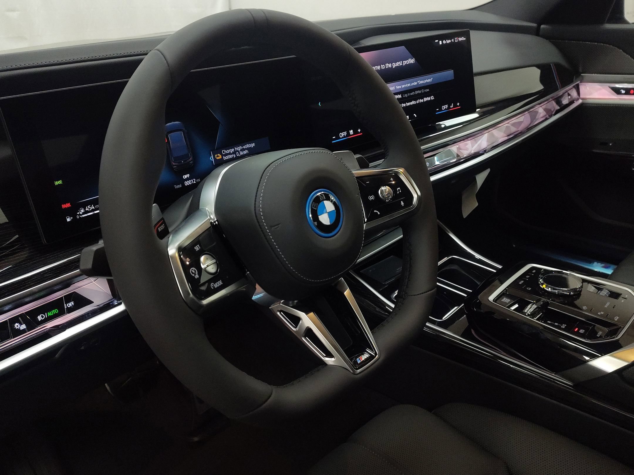 Used 2026 BMW 750e xDrive w/ Executive Package AWD/4WD image 4
